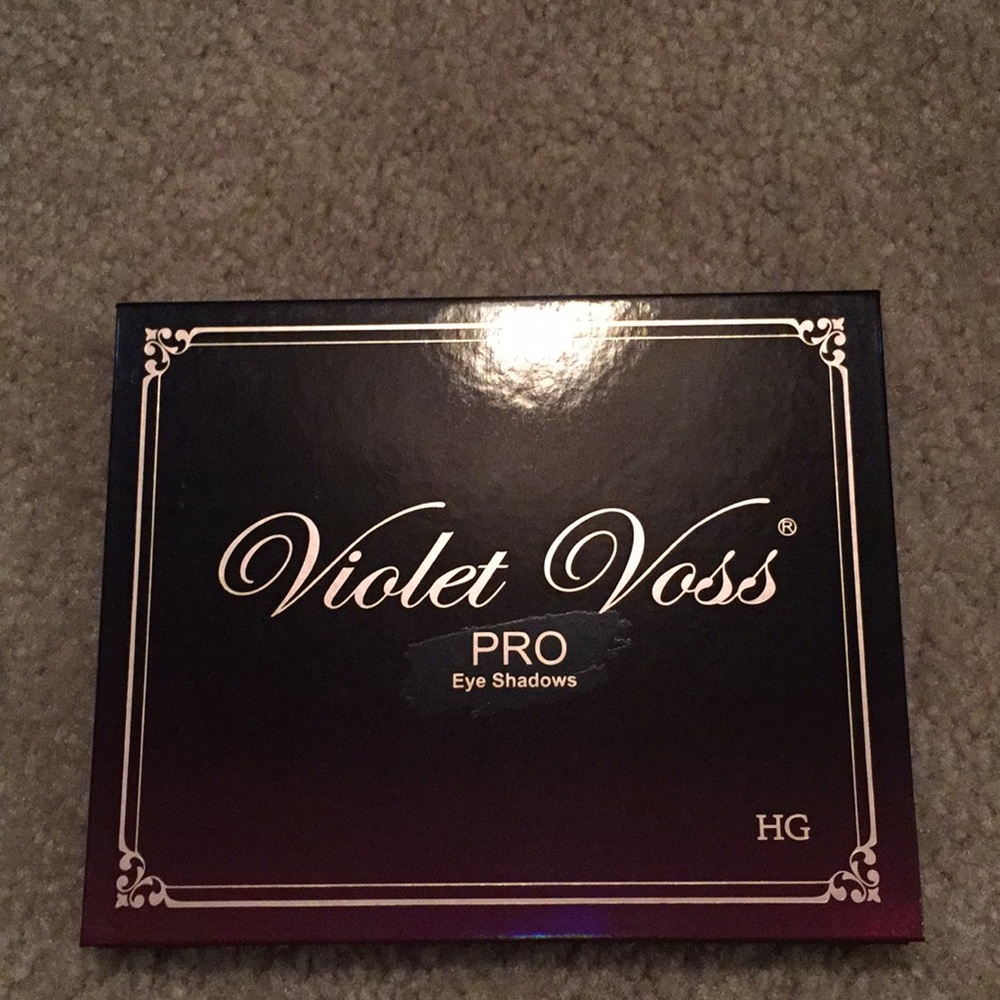 Violet Voss Holy Grail Eye Shadow Palette